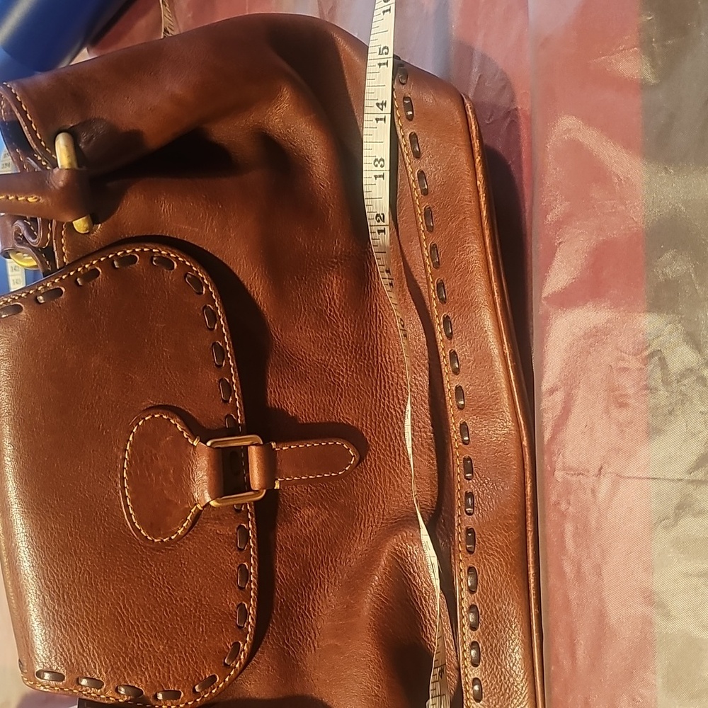Dooney and Bourke Florentine flap purse..very good condition - Picture 10 of 11